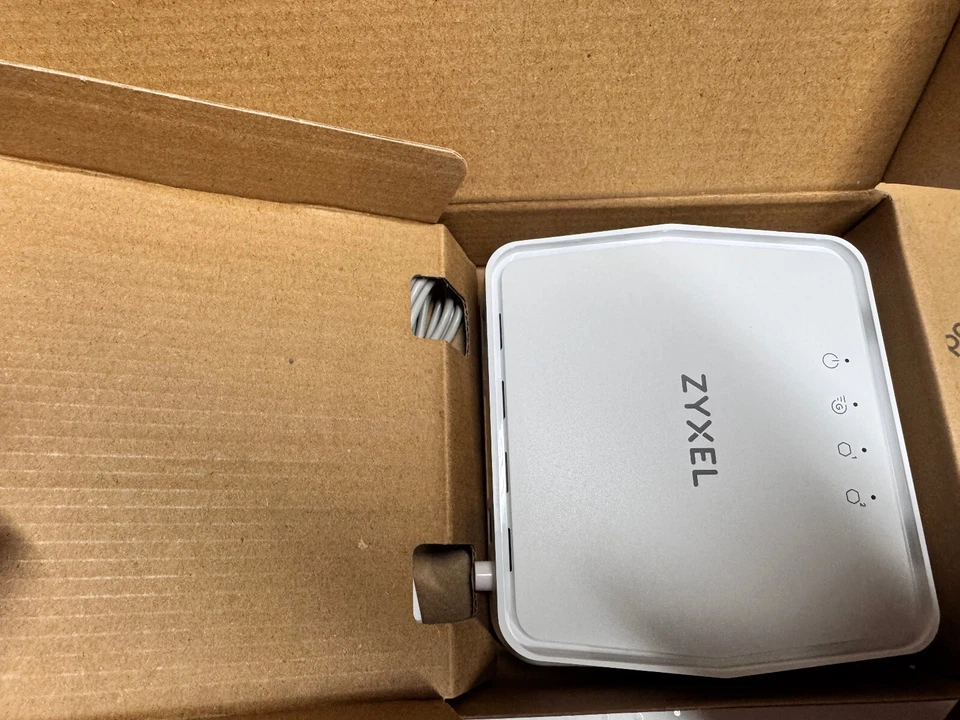 Zyxel GM4100-B0 G.fast 212MHz VDSL2 ADSL2+ Bridge DSL Bridge für Internet NAT - Bild 4 von 4