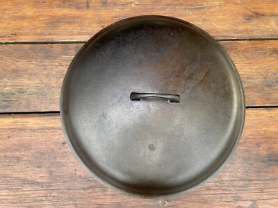 Griswold Cast Iron #13 Smooth Top Dutch Oven Lid