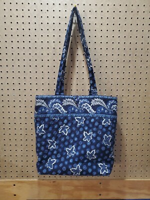 BEAUTIFUL ..!!!!Vera Bradley Navy and White Floral tote bag Vera Bradley Large Quilted Overnight Mod Flora Blue Tote Bag  main image 3