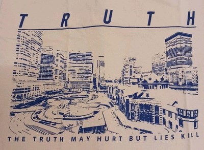 T-shirt. Lies Kill. Slim Fit.  Size S