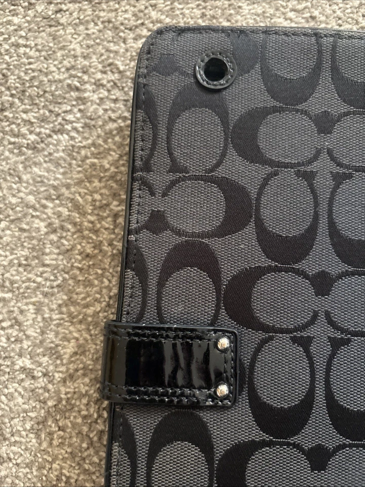 Soporte Coach Tablet EReader Signature Lona Cuero Foto 3 de 4