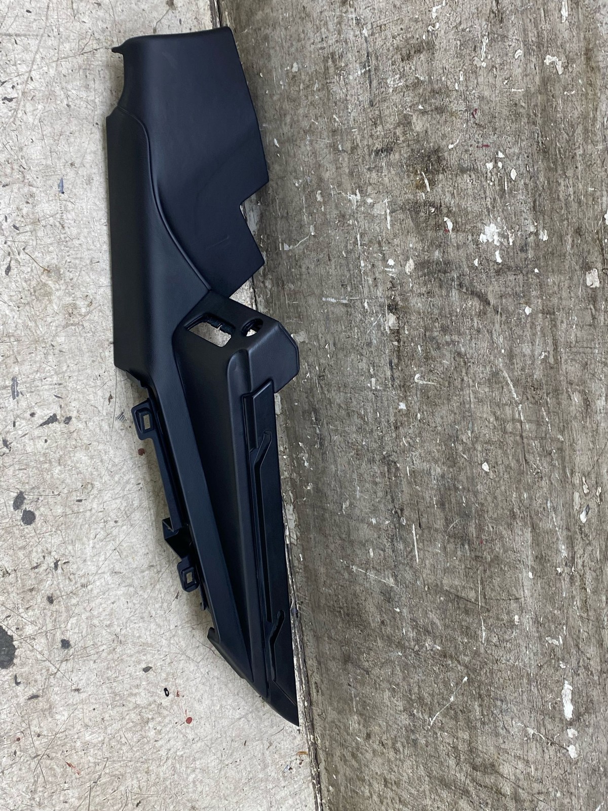 2020-2025 ASTON MARTIN DBX OEM LEFT REAR UPPER QUARTER PANEL TRIM MY83-31285-A