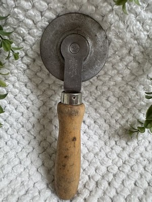 Vintage Everhard Steel Roller Tool Wood Handle Canton Ohio USA