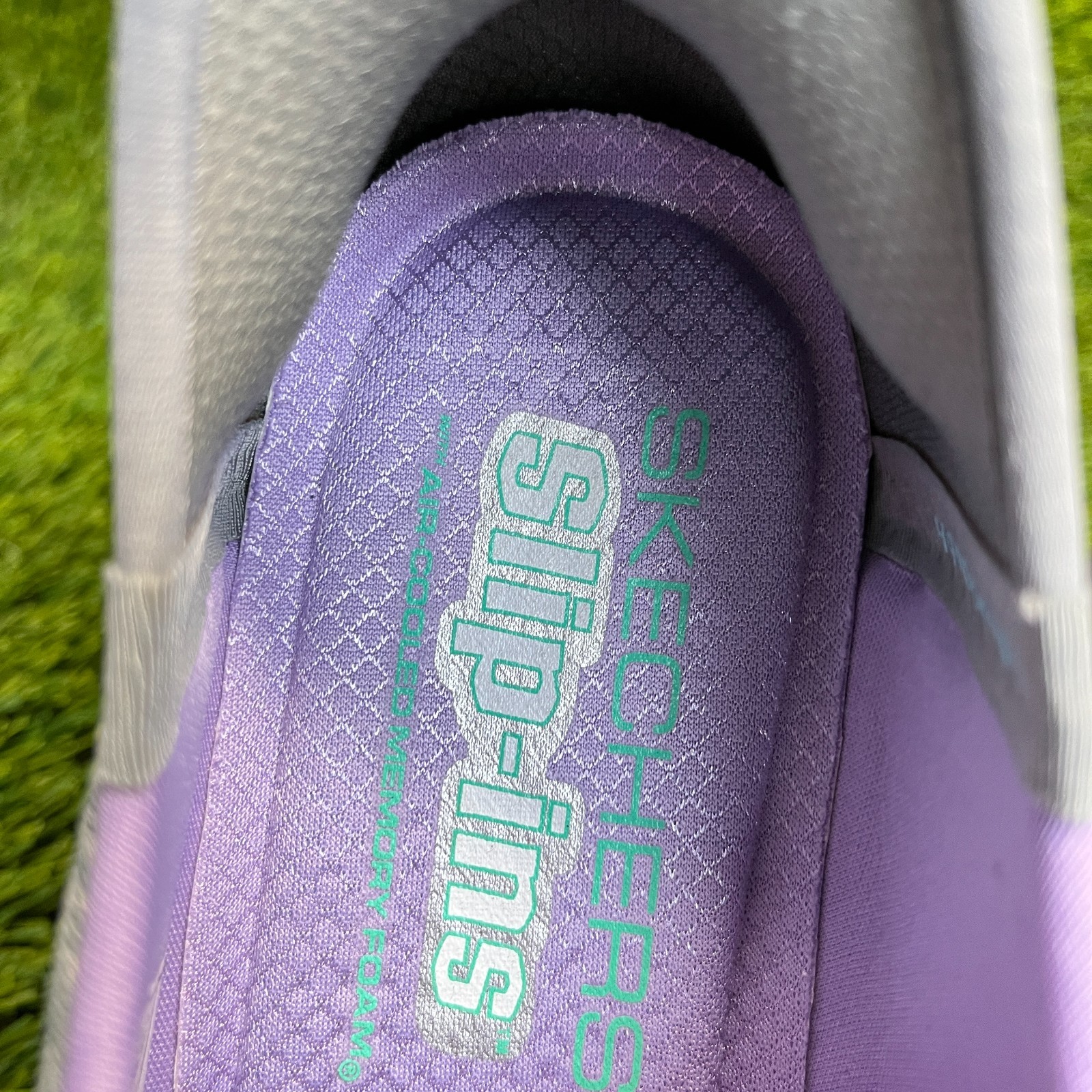 Skechers Summits Dazzling Haze Womens Size 7.5 Gray White Athletic Shoes Sneaker