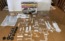 Rare Vintage MPC  Ford Mini Van Plastic Model Car Kit 1-0780 Preowned
