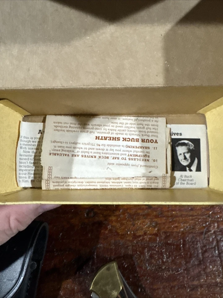 Cuchillo Buck 110 - Vintage 1994. Excelente! Foto en libro guía de cuchillos Levine. Foto 4 de 4