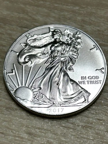 New Listing2017 WALKING LIBERTY AMERICAN EAGLE .999 FINE SILVER DOLLAR COIN 1oz. $1 USA