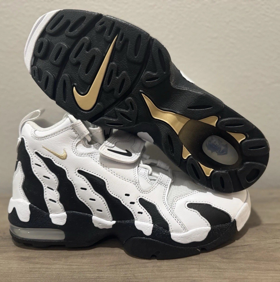 最終セール！！定価198,000円　トゥモローランド　ブレステッドブルゾン Nike Air DT Max 96 Colorado Away Deion Sanders Mens 8.5 White Gold