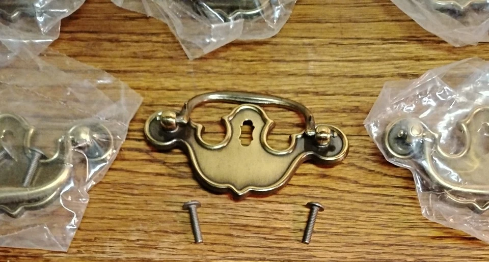 Lot of 6 Brass Tone Keyhole Batwing Style 4"w Drawer Pulls 3"in. center & Screws - Image 4 of 4