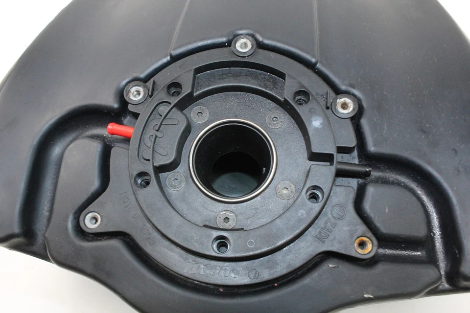 2011 11 Ducati Monster 696 Gas Fuel Tank Foto 3 de 4