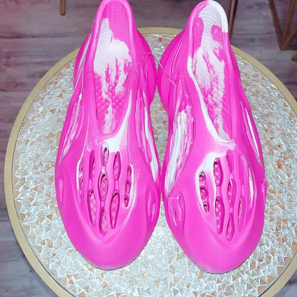 てぃむ 8/1まで yeezy Foam Runner ベージュ/ピンク pink foam runners shoes size 8 women's Brand New No flaws | eBay