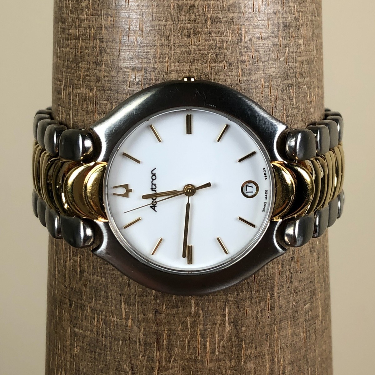 Accutron Swiss Men 28B29 White Dial Date Two-Tone 34mm