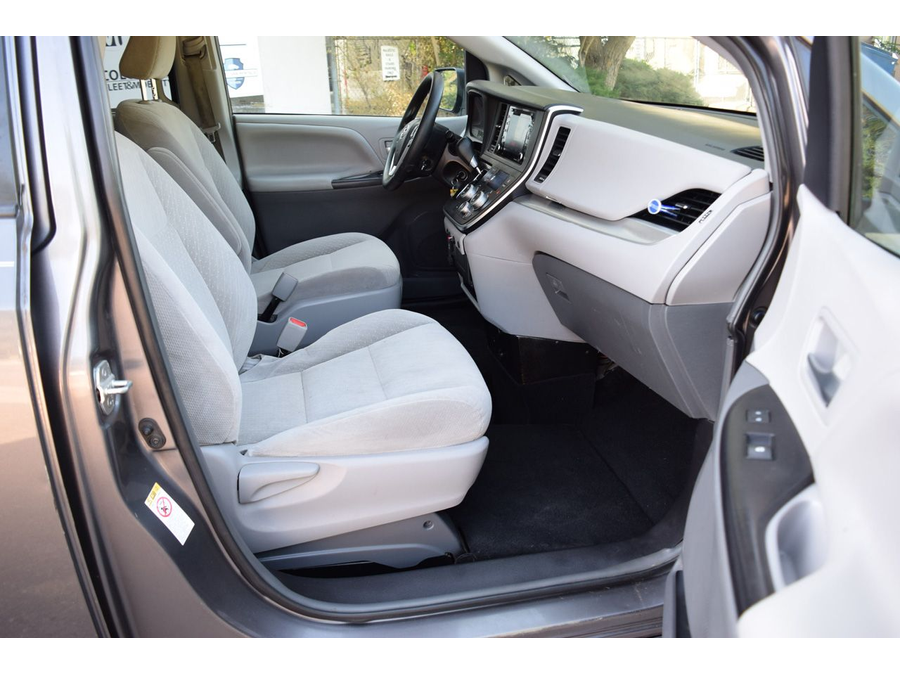 2018 Toyota Sienna LE Mobility Handicap Van Handicap eBay