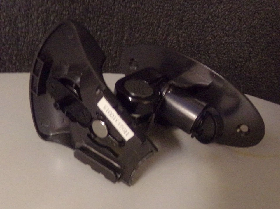 低调监视器安装适用于多达 23 英寸显示器 39A145 (M) — 第 3/4 张图片