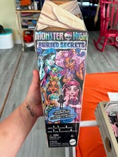 Monster High Buried Secrets Mystery Cozy Creepover Fashion Mystery Doll. New. 