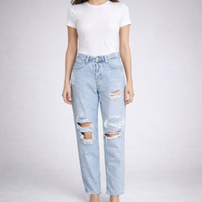 H M  Denim Women's Boyfriend Low Waist Light Blue Distressed Jeans in size US 4