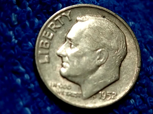 SILVER ROOSEVELT DIME: 1952-D IN VERY FINE PLUS CONDITION!