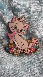 Rare Japan Disney Store Aristocats Marie In Flowers Disney Pin