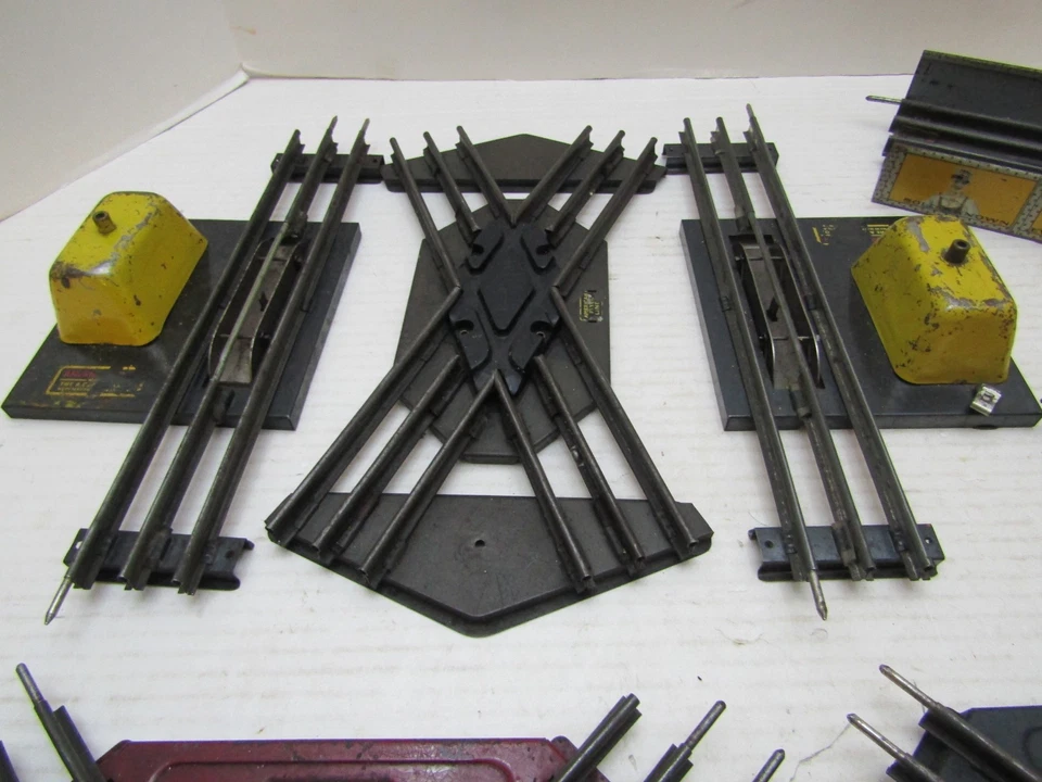 VINTAGE AMERICAN FLYER RAILROAD TRAIN TRACK 3-RAIL O SCALE ACCESSORIES CROSSING - Image 3 of 4
