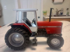 1/16 Scale Massey Ferguson 3660 Tractor