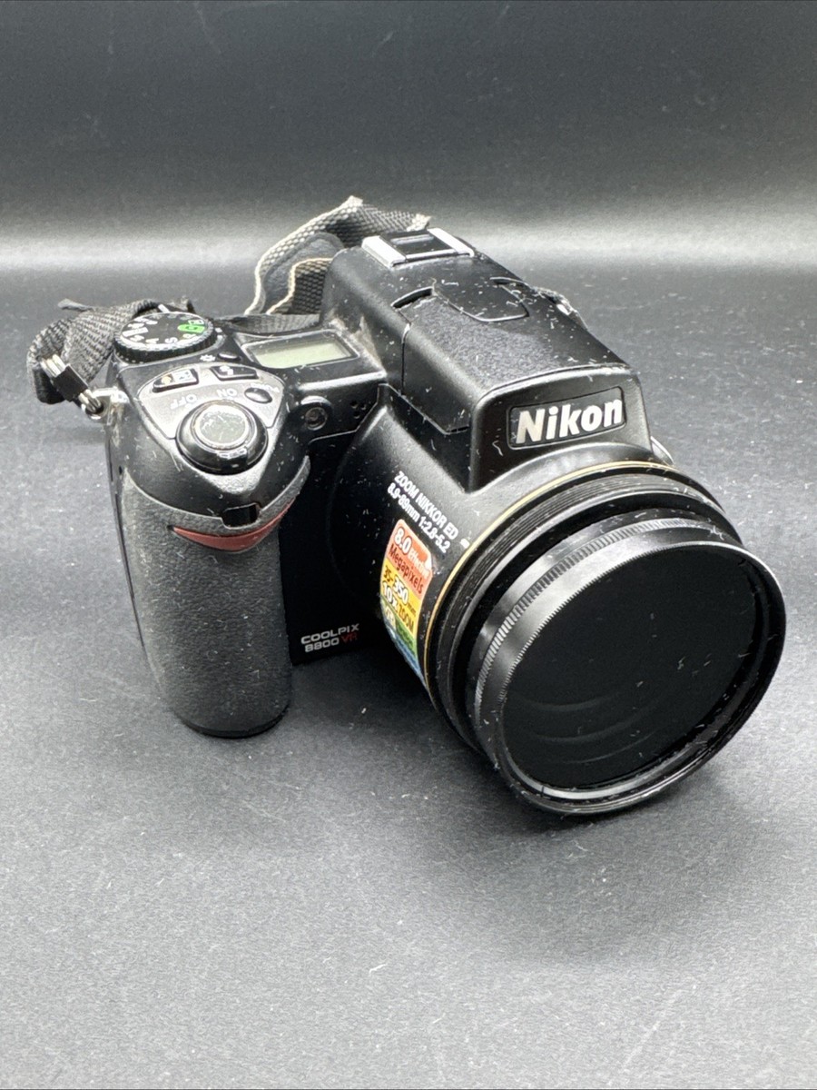 Nikon COOLPIX 8800 VR 8.0MP Digital Camera - Black UnTested - No