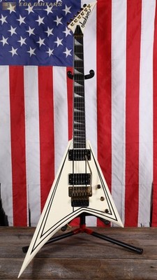 Jackson Pro Series RR3 Rhoads - Ivory with Black Pinstripes