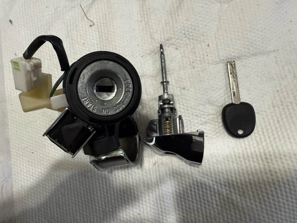 Cilindro de encendido de llave Kia Sorento 2011-2015 y cilindro de puerta con llave OEM Foto 3 de 4