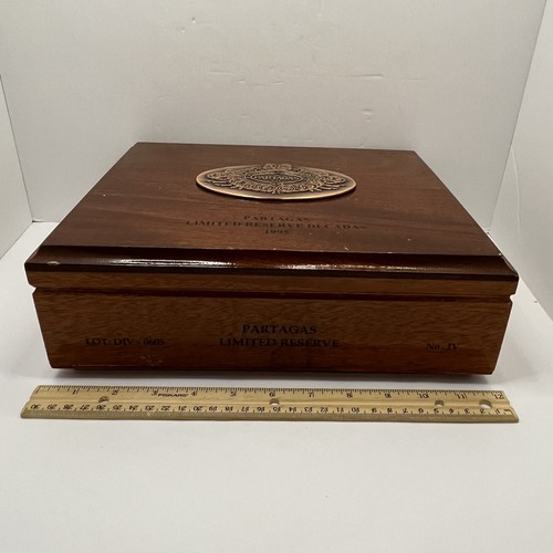 Scatola portasigari in legno vuota vintage Partagas riserva limitata Decadas 1995 - Foto 4 di 16