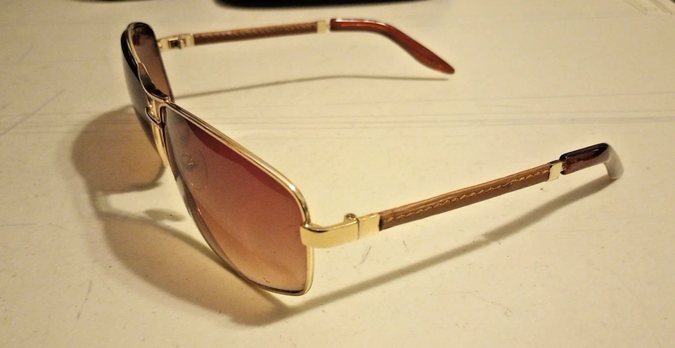 АВИАТОР СОЛНЦЕЗАЩИТНЫЕ ОЧКИ ЗОЛОТОЙ ОБОДОК КОРИЧНЕВЫЕ ЛИНЗЫ КОЖАНЫЙ ХРАМ НЕИЗВЕСТНЫЙ БРЕНД/МОДЕЛЬ - Изображение 3 из 4