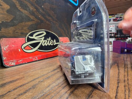 Maisto All Stars Elite Transport 07 Cadillac Escalade EXT/68 Chevy Camaro Z/28 - Imagen 3 de 4