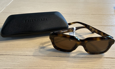 New Balenciaga Unisex Havana Square Sunglasses! Balenciaga Unisex Sunglasses - Havana Rectangular Frame  main image 4