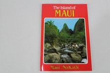 Island of Maui by Dick Young and Ray Helbig (1983, Trade Paperback)