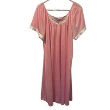 Vintage QUIET MOMENTS Pink GRANNY Nightgown Pink FLORAL Embroidered OS Feminine