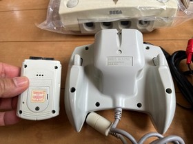 SEGA DreamCast Console (HKT-3000) & Controller with 2 games and BOX and Manual