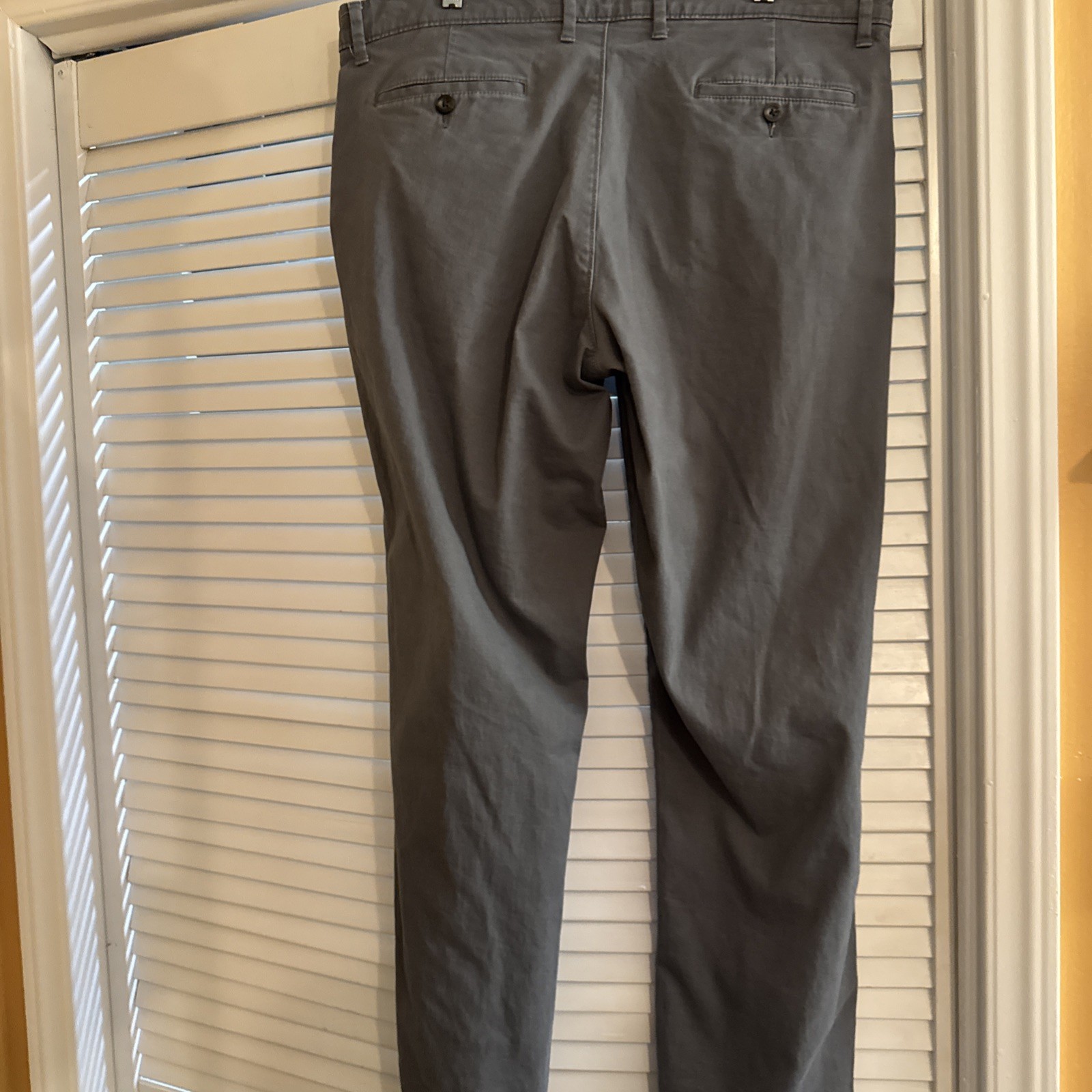 Amazon Essentials Wrinkle Resistant Athletic Work… - image 3