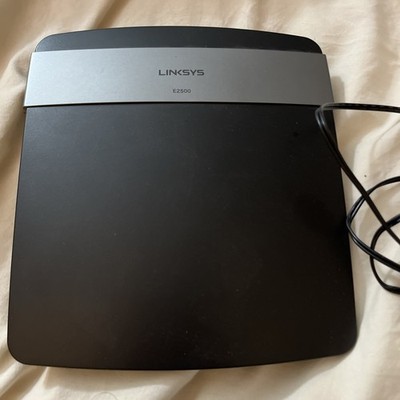 Linksys E2500 300 Mbps 4-Port 10/100 Wireless N Router