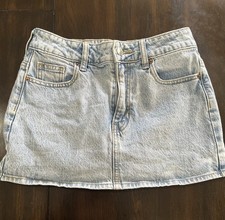 PacSun Light Blue Denim Mini Skirt with Classic Five-Pocket Style. Size 23