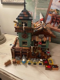 Lego Ideas 21310 Old Fishing Store Retired 99.9% Complete ~Excellent Condition~
