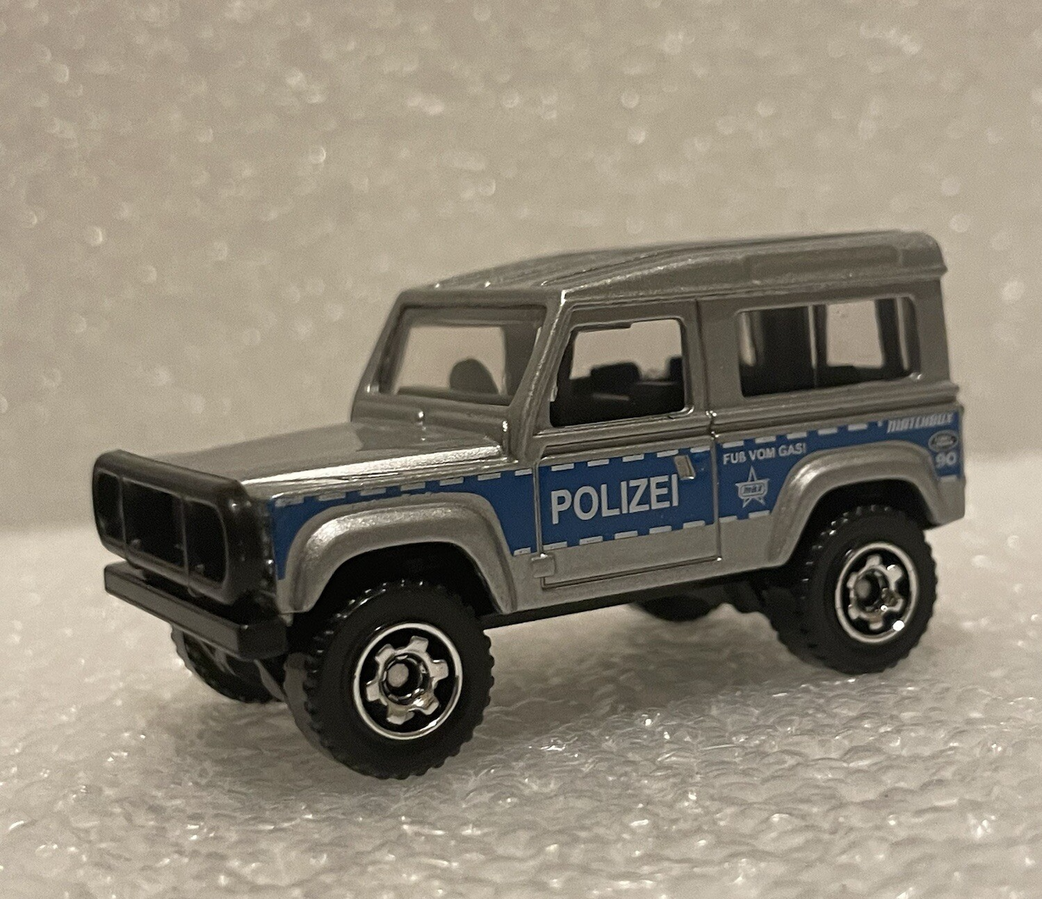 Diecast Matchbox Land Rover Defender 90 Police 1/64 1:64 New No Box