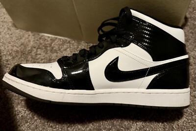 Nike Air Jordan Retro 1 Mid SE