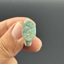 Ancient Roman Bronze ring with Decorated Bezel in good Condition