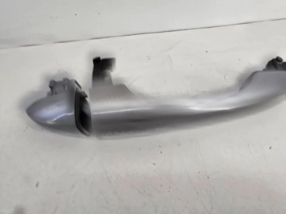 17-23 JEEP COMPASS MAÇANETA EXTERNA TRASEIRA DIREITA FABRICANTE DE EQUIPAMENTO ORIGINAL NOVO MOPAR 5SV51JRMAA - Imagem 2 de 4