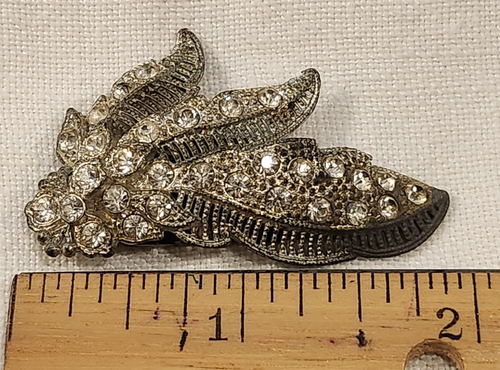Clip per abito vintage Art Decò - tono argento con strass e filigrana 2" x 1,5" - Foto 12 di 12