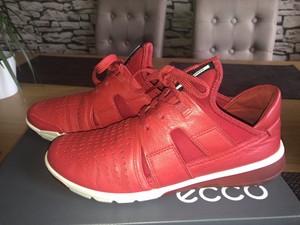 ecco red trainers