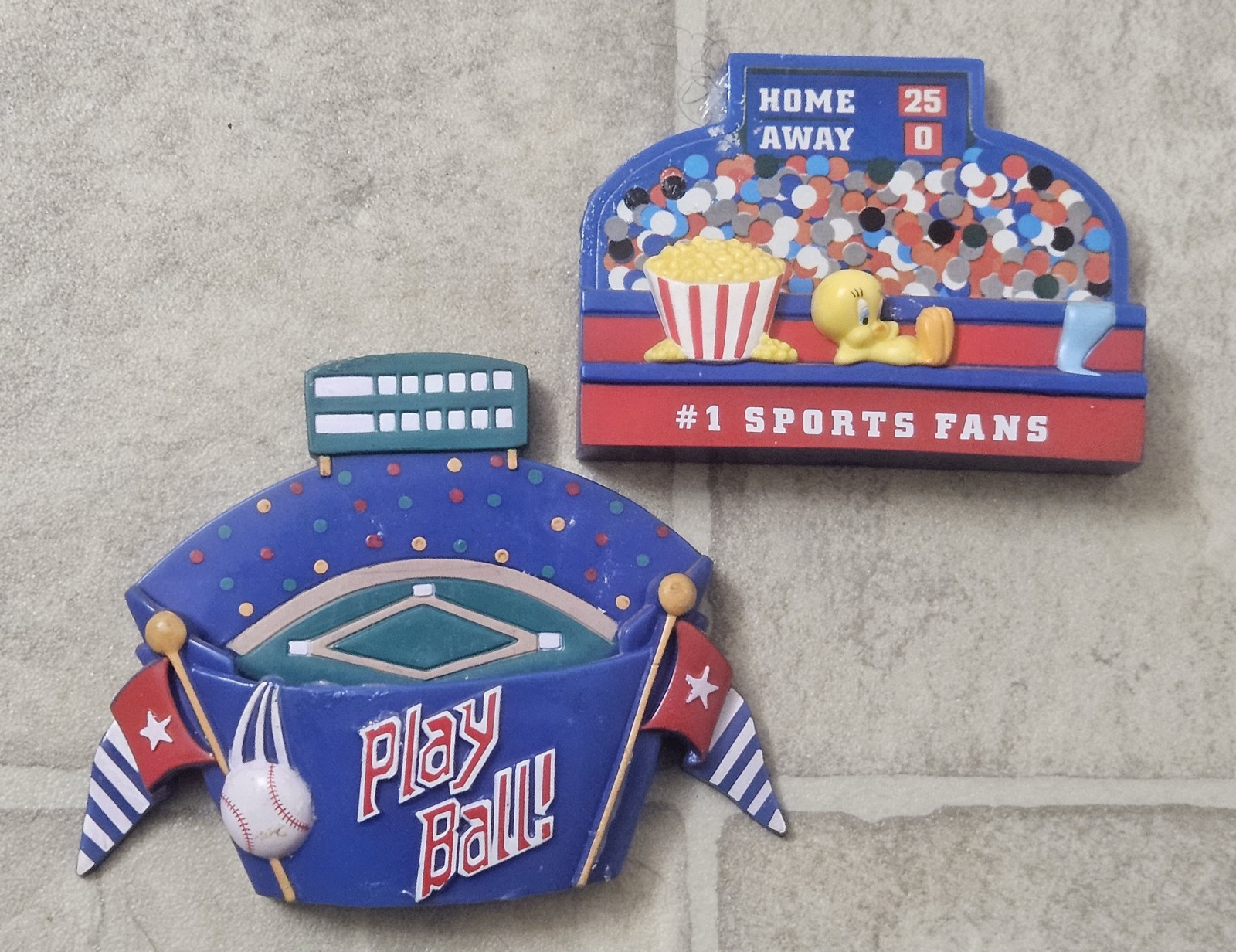 Warner Bros Looney Tunes Magnets #1 Sports Fans Baseball Bugs 1999 Vtg Set Of 2