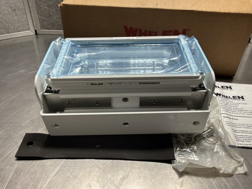 Whelen Pioneer Horz Bail Single LED Flood Light Model PFA1 - Afbeelding 11 van 12