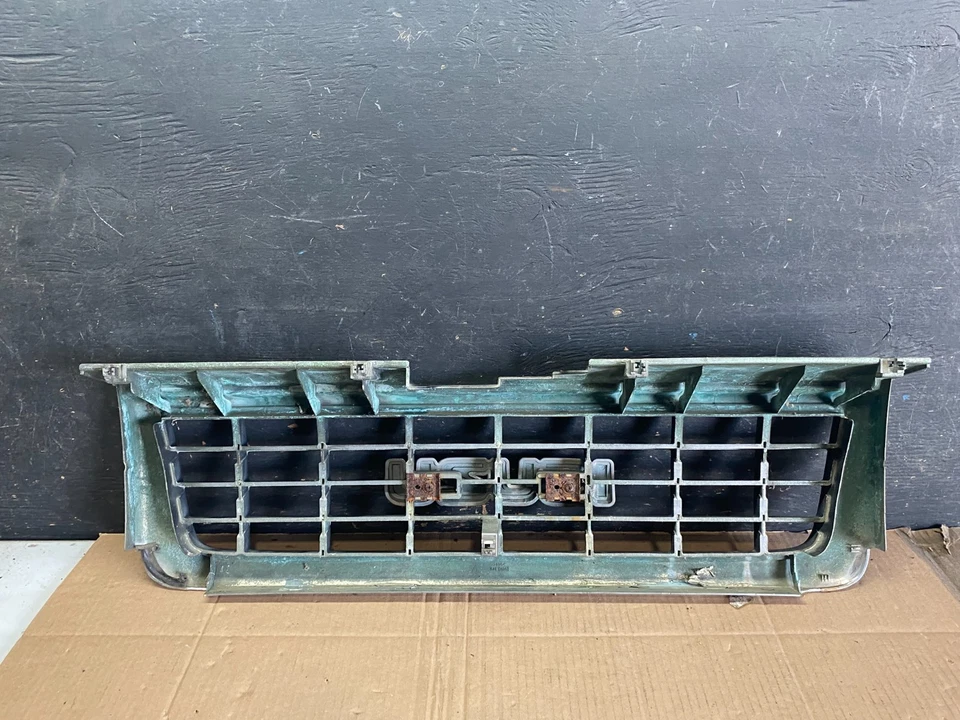 Parrilla delantera Isuzu Bighorn 1996 Q0529 PS Foto 4 de 4