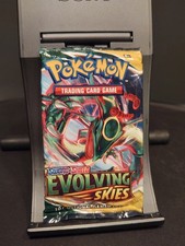 Nintendo Pokémon TCG Sword & Shield Evolving Skies Booster Pack Green cover