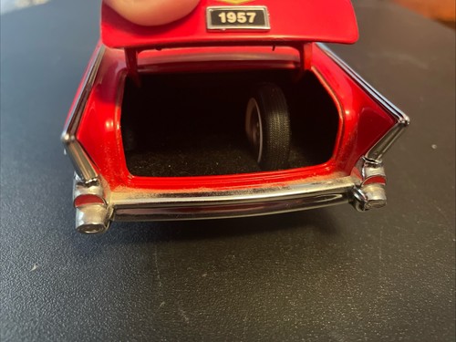 Franklin Mint 1:24 1957 Chevrolet Bel Air 2 Door Hardtop "Red/White" - Picture 14 of 17