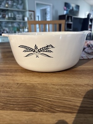 Vintage Anchor Hocking Black Wheat 9'' Round Casserole/Baking Dish Cookware 1950'